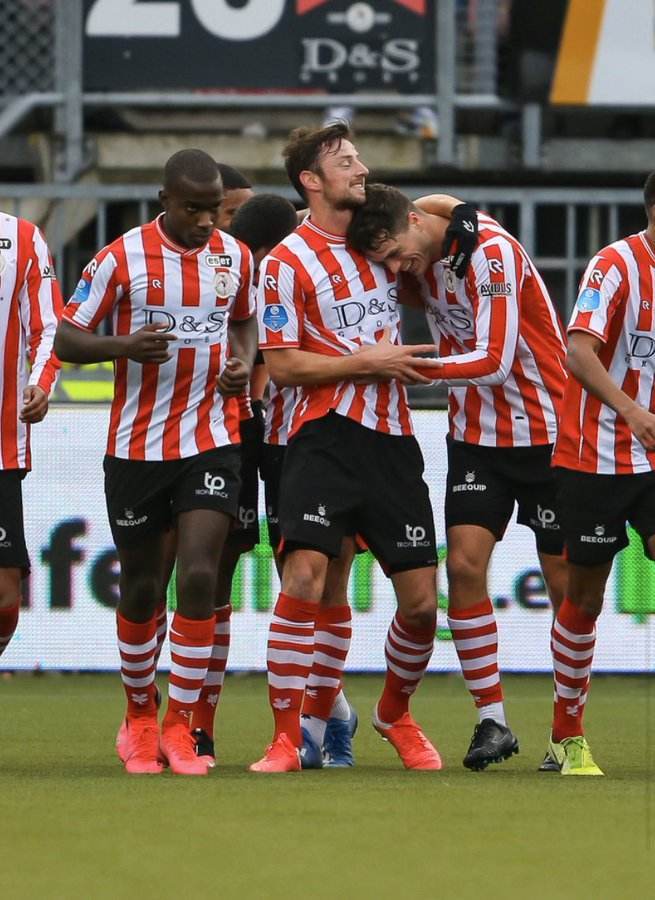 供了展示个 供了展示个