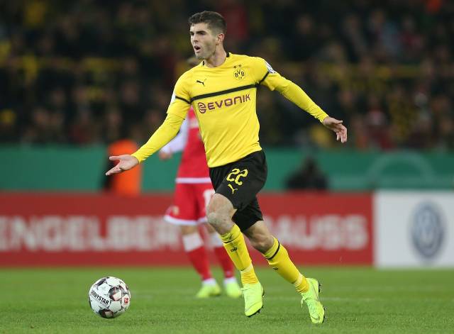 场外采访 场外采访