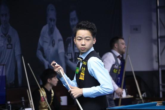 需要他在场 需要他在场